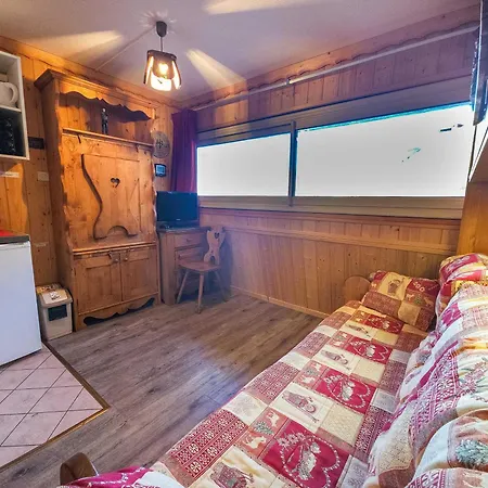 Style Chalet, Pied Des Pistes, Les Menuires, 2 Pers., 3 Flocons 